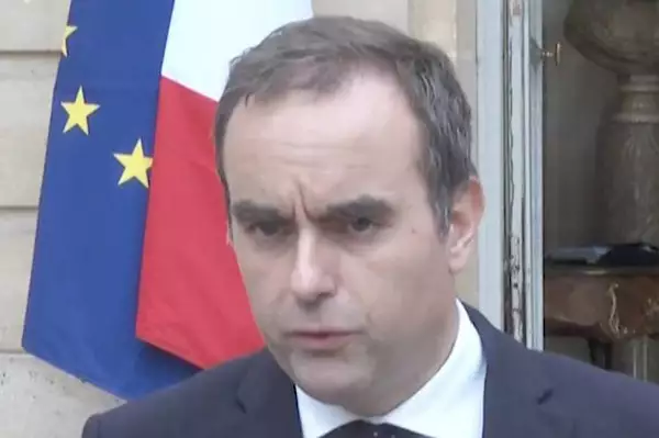 Προϋπολογισμός 2027: Ο Σεμπαστιάν Λεκόρνου θέλει να μειώσει τους μισθούς των υπουργών κατά 10%, ποια είναι η πιθανή εξοικονόμηση;