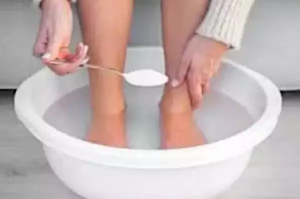 Greece Top Podiatrist: If You Have Toenail Fungus Try This Tonight (It's Genius)