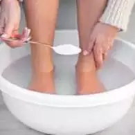 Κορυφαίος Ποδίατρος: Αν έχετε μύκητες στα νύχια των ποδιών, δοκιμάστε αυτό απόψε (είναι ιδιοφυές!)