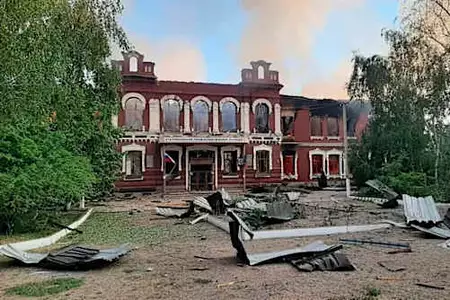 Στους 10 αυξήθηκε ο αριθμός των νεκρών από χτύπημα σε σχολείο στην κατεχόμενη Ανατολική Ουκρανία Στους 10 αυξήθηκε ο αριθμός των νεκρών από χτύπημα σε σχολείο στην κατεχόμενη Ανατολική Ουκρανία