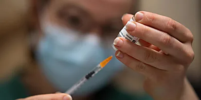 Οι Γάλλοι ηλικίας κάτω των 55 ετών έλαβαν το AstraZeneca για να πάρουν διαφορετικό εμβόλιο για τη δεύτερη δόση