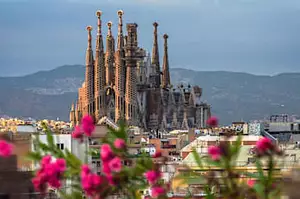 加泰罗尼亚的清真寺比教堂多吗？