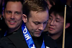 Ali Carter criticises 'morons' in crowd during Masters defeat to Ronnie O'Sullivan at Alexandra Palace