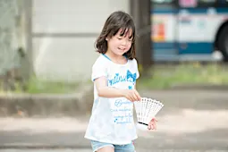 子どもの運動能力を伸ばす屋外遊び！シャトルキックとは