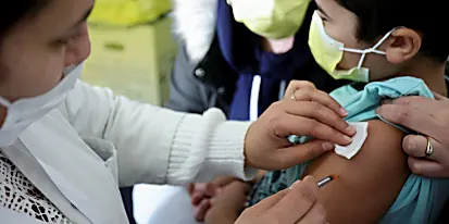 Η Γαλλία ετοιμάζεται να ανοίξει τον εμβολιασμό κατά του Covid για παιδιά ηλικίας 5-11 ετών την Τετάρτη