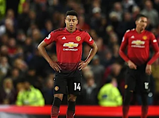 Οι παίκτες της Μάντσεστερ Γιουνάιτεντ αντιμετωπίζουν περικοπές μισθών μέχρι ενός τετάρτου