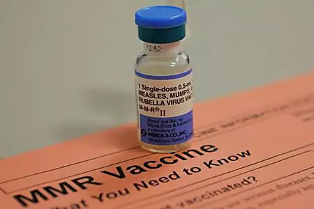 Οι περιπτώσεις ιλαράς στην Αμερική έπληξαν το υψηλότερο επίπεδο από την εκρίζωση το 2000