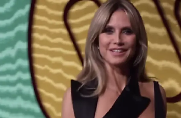 Heidi Klum Breaks The Internet With Eye-Popping Outfit