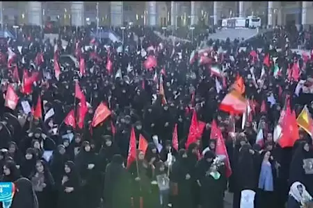 بدء مراسم تشييع خامنئي في طهران بمشاركة آلاف الإيرانيين بدء مراسم تشييع خامنئي في طهران بمشاركة آلاف الإيرانيين
