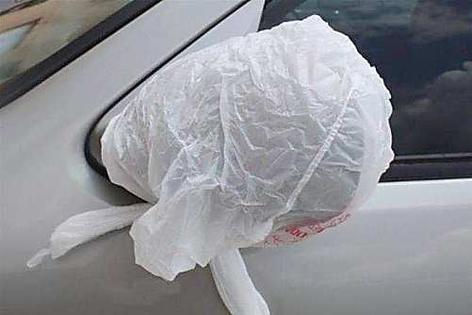 [Pics] Always Place A Ziplock Bag On Your Car Mirror When Traveling Alone, Here's Why