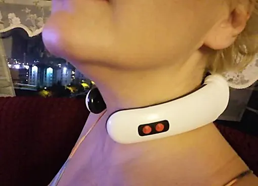 Sri Lanka: People Are Using This Innovative Device For Their Neck Pain