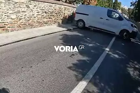 Ασύλληπτο συμβάν στη Θεσσαλονίκη: Έκανε επιτόπια αναστροφή στην οδό Ζωγράφου και ζήτησε και τα... ρέστα βρίζοντας (βίντεο)