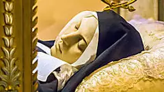 [Gallery] The Strange Mystery Of The Nun Whose Body Doesn't Decompose