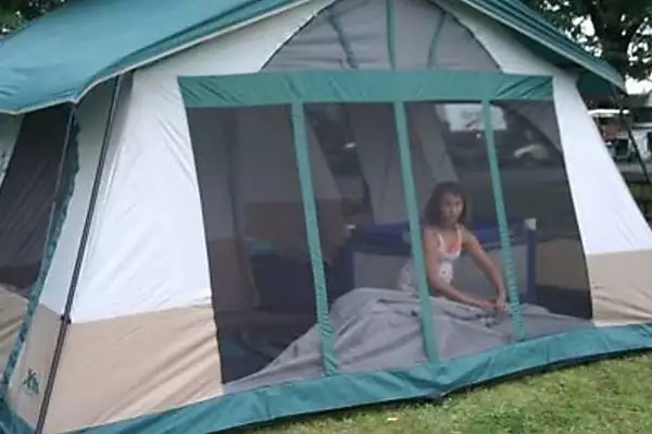 [Pics] Try Not To Laugh At These Hilarious Camping Fails