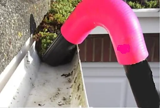 If You’re Over 65, Try This Instead Of Gutter Cleaning (It’s Genius)