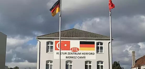 NRW: Mit Kuhglocken gegen den Muezzin – Entscheidung im Prozess gefallen