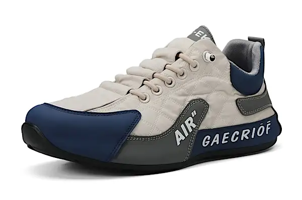 Κάθε βήμα έμοιαζε με περπάτημα πάνω σε σύννεφα.