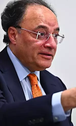 Οι επιθέσεις στις ενεργειακές υποδομές του Κόλπου «ανησυχητικές» για τις προοπτικές, λέει ο υπουργός Οικονομικών του Πακιστάν Οι επιθέσεις στις ενεργειακές υποδομές του Κόλπου «ανησυχητικές» για τις προοπτικές, λέει ο υπουργός Οικονομικών του Πακιστάν