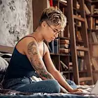 4 Side Hustles To Make Extra Cash Without Leaving The House