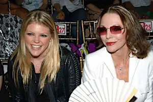 Founding Dixie Chicks Member Laura Lynch Dies Following Car Crash In Texas