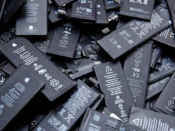 iPhone電池交換にユーザー殺到も「要交換」は1割 修理業者は商機に積極姿勢