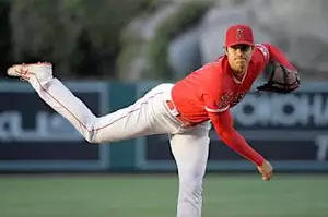 大谷、５回０／３を１安打無失点　筒香は３打数１安打