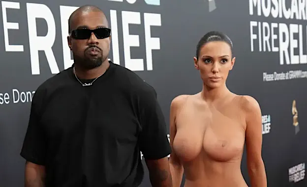 Nackt bei den Grammys: Bianca Censori lässt alle Hüllen fallen