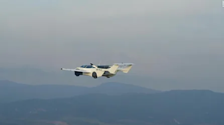 Mira a este auto volador completar su primer vuelo