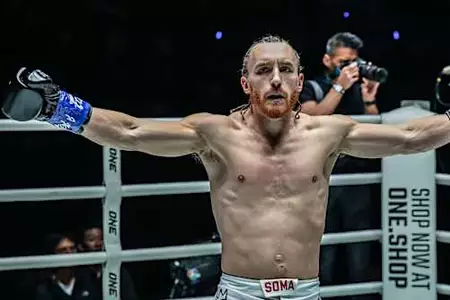 Ο Ben Woolliss επιστρέφει για να αγωνιστεί στο Sky Sports στις 16 Μαΐου εναντίον του πρώην πρωταθλητή μετά το εντυπωσιακό ντεμπούτο του στο ONE Championship. Ο Ben Woolliss επιστρέφει για να αγωνιστεί στο Sky Sports στις 16 Μαΐου εναντίον του πρώην πρωταθλητή μετά το εντυπωσιακό ντεμπούτο του στο ONE Championship.