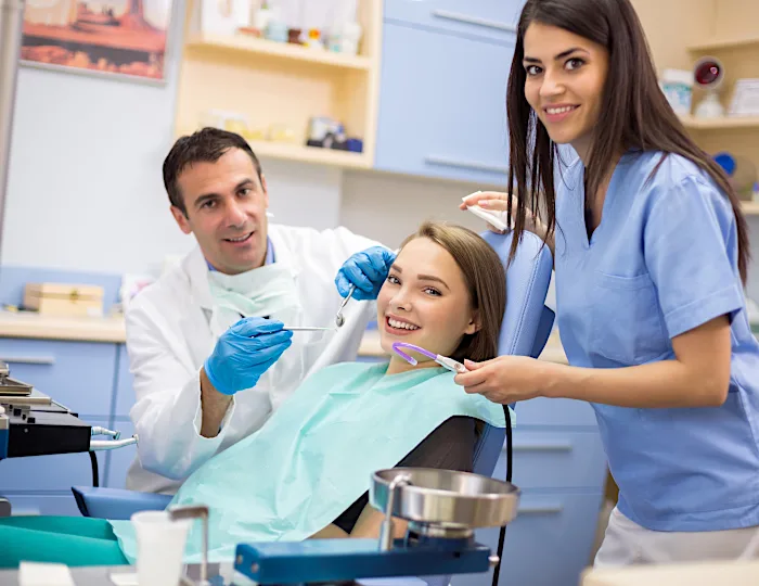 Work as a dentist in the USA (see salaries)