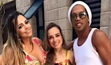 [Fotos] Afinal, é verdade que Ronaldinho vai casar com duas mulheres?