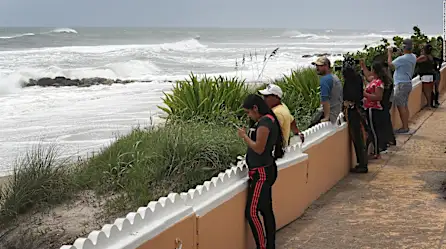 Dorian se deja sentir en las costas de la Florida