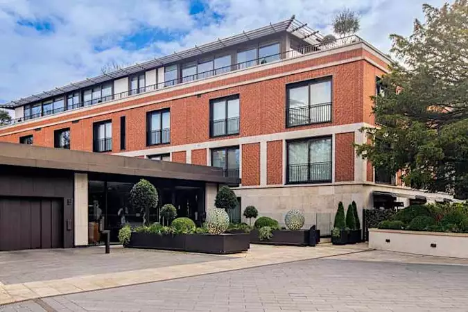 Trophy Home in Ariana Grande’s Former London Apartment Building Lists for £11 Million