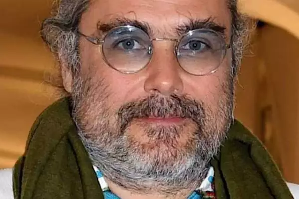 Fan increduli: "Yari Carrisi sta con la figlia di..