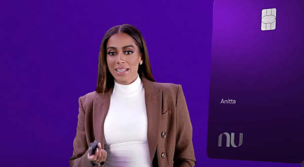 Anitta alcança topo do Spotify, mas “despenca” no Nubank