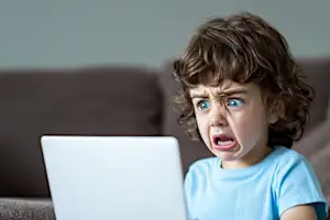ええ、おじちゃんのパソコン動作が遅すぎ、なんで？パソコンが重い・遅い原因と簡単な解決方法とは