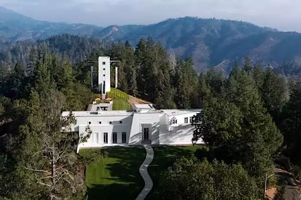 Art Deco Mansion With a Lookout Tower Over California Wine Country Heads to Auction