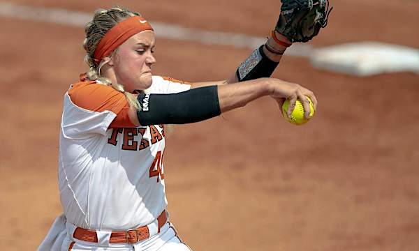 A college softball player went to the hospital after her own teammate's throw hit her in the face A college softball player went to the hospital after her own teammate's throw hit her in the face