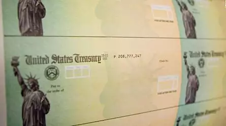 Nuevos cheques de estímulo empezarán a entregarse este fin de semana | Video