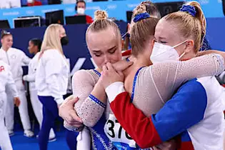 Rusia quiebra la hegemonía de EE. UU. en gimnasia artística tras retiro de Biles Rusia quiebra la hegemonía de EE. UU. en gimnasia artística tras retiro de Biles