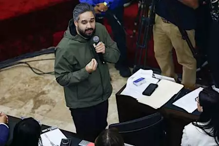 Σεισμός στη Βενεζουέλα: «Είμαστε στους δρόμους και βοηθάμε ανθρώπους», λέει ο γιος του Μαδούρο Σεισμός στη Βενεζουέλα: «Είμαστε στους δρόμους και βοηθάμε ανθρώπους», λέει ο γιος του Μαδούρο