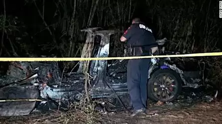 Accidente fatal de Tesla: No había nadie en el asiento del conductor, dice la policía | Video