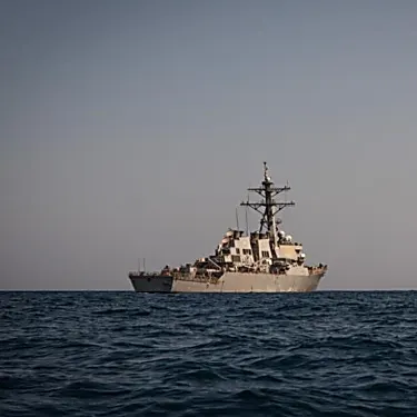 Οι Χούθι της Υεμένης εκτοξεύουν πυραύλους εναντίον αμερικανικού πολεμικού πλοίου: δήλωση ανταρτών