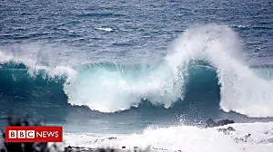 Huge waves hit Canary Islands