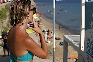 Η Γαλλία απαγορεύει το κάπνισμα σε εξωτερικούς χώρους στα περισσότερα μέρη για την προστασία των παιδιών