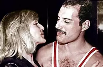 [Gallery] After Freddie Mercury Passed Away, He Left A Chunk Of His Fortune To One Woman