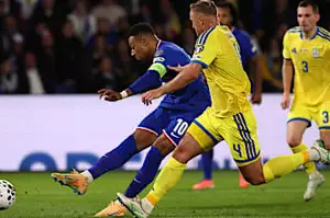 Η Γαλλία προκρίνεται στο Παγκόσμιο Κύπελλο, ενώ η Πορτογαλία και η Νορβηγία αναγκάζονται να περιμένουν