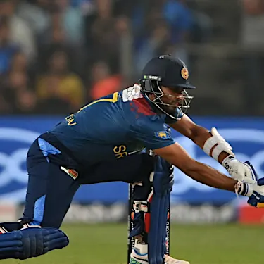 Shanaka powers Sri Lanka to 206-6 in India T20