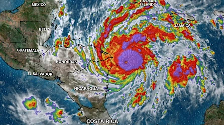 El huracán Eta se fortalece, podría "merodear" Honduras y Nicaragua durante los próximos 3 a 4 días | Video