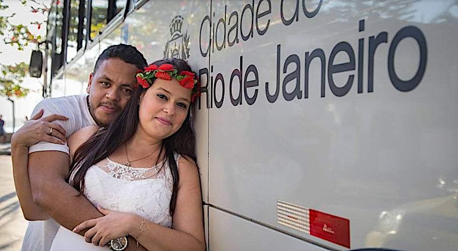 Grupo de WhatsApp do busão tem até casamento com bilhete único como convite Grupo de WhatsApp do busão tem até casamento com bilhete único como convite